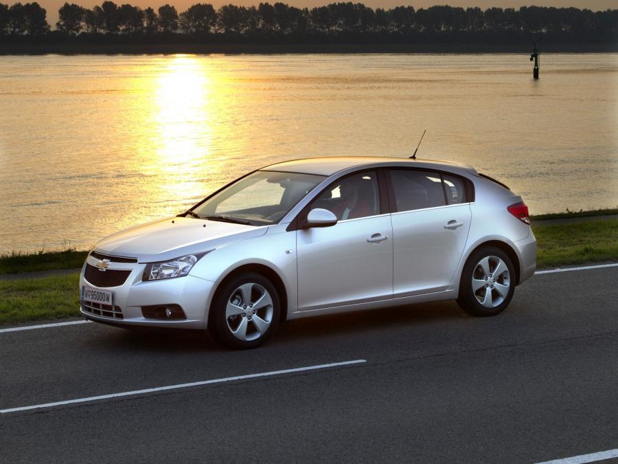 Chevrolet Cruze Hatchback 2011 года  (фото 6 из 19)